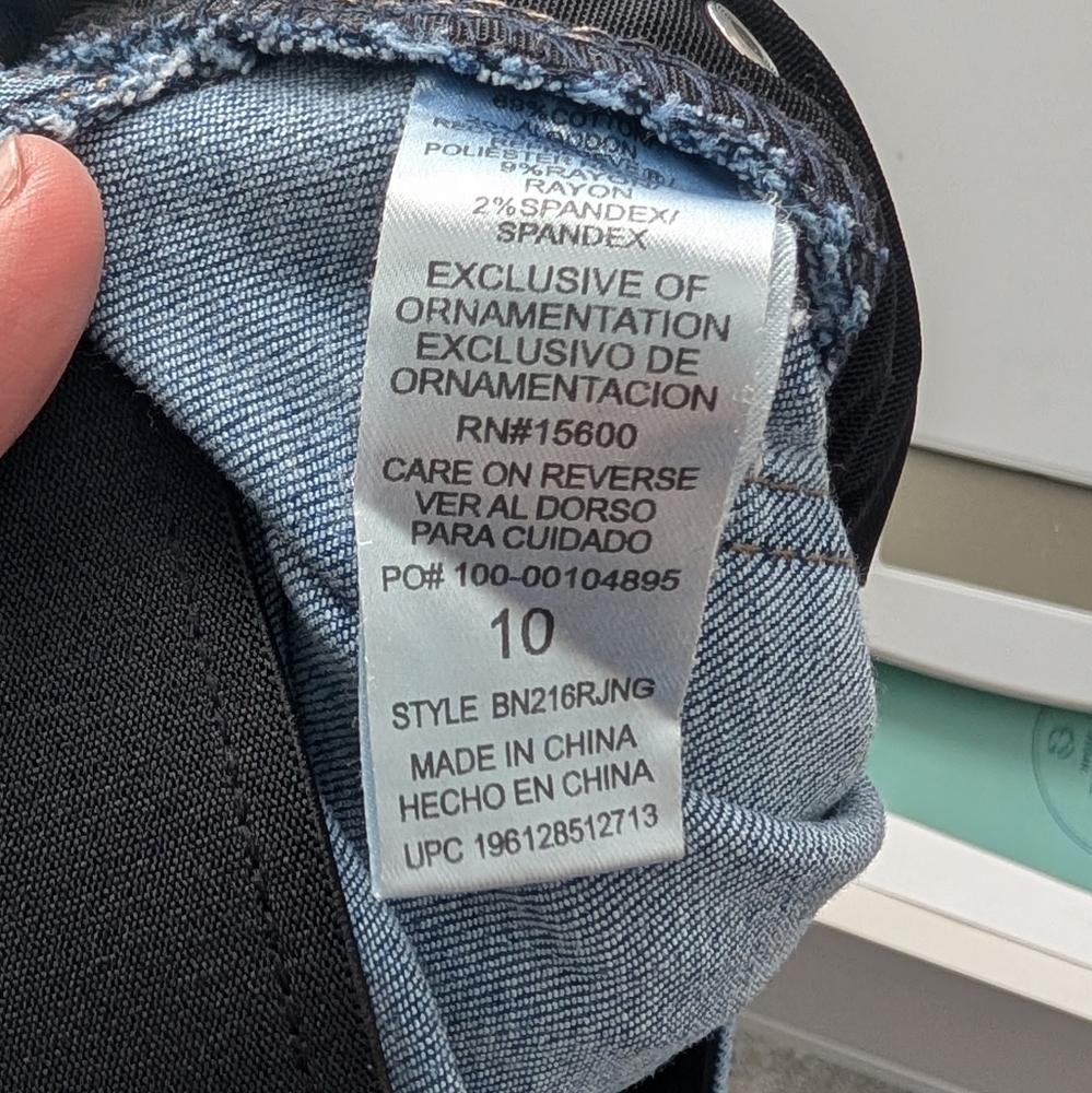 Democracy Ab-Solution Mid-Wash Fray Hem Ankle Jeans - Picture 6 of 13